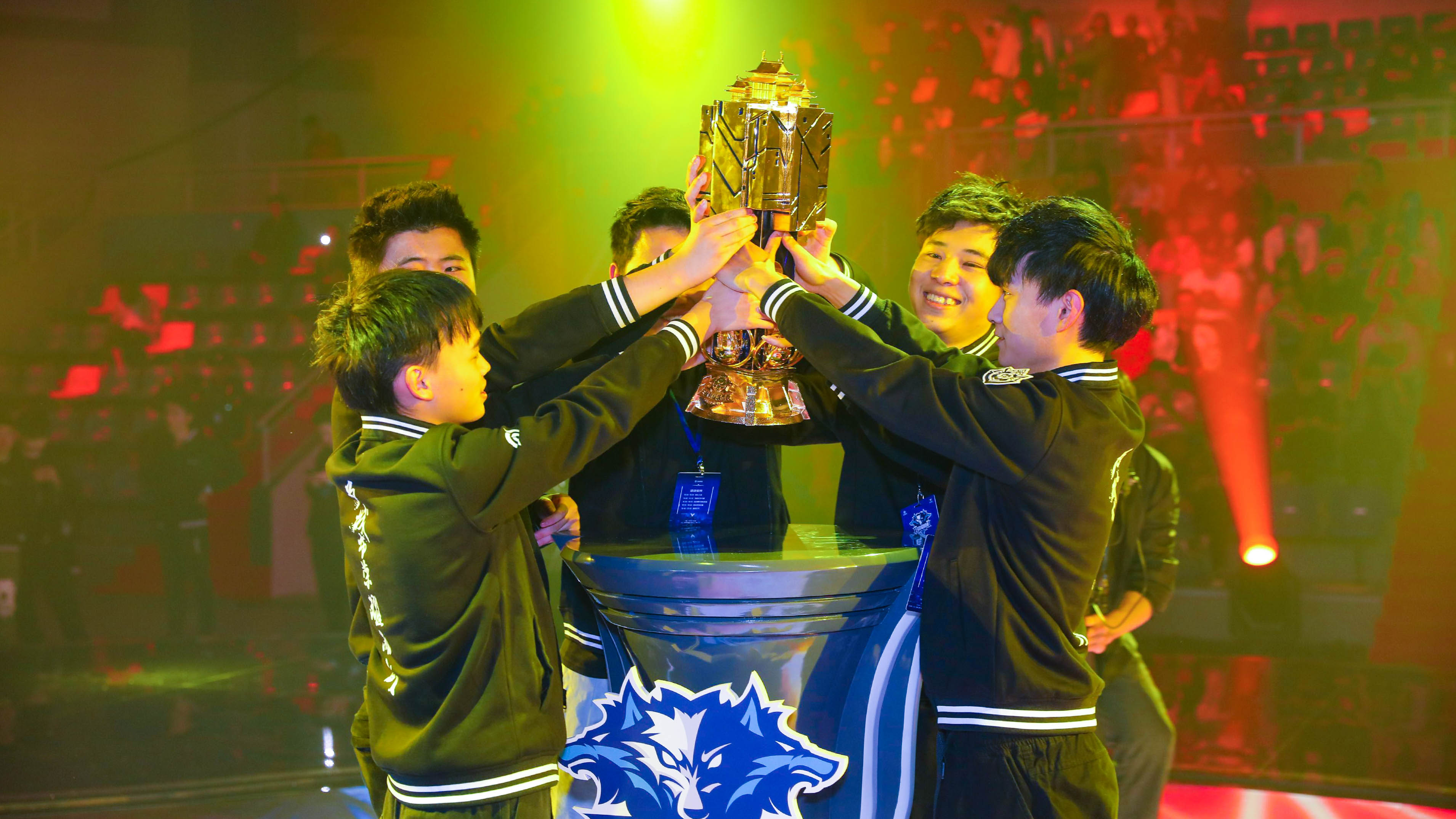 王者荣耀星之破晓模式震撼上线，王者吃鸡与世界观大地图更新